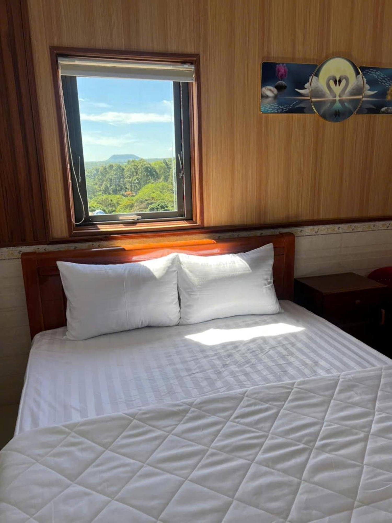 Binh Minh Hotel Pleiku Zewnętrze zdjęcie